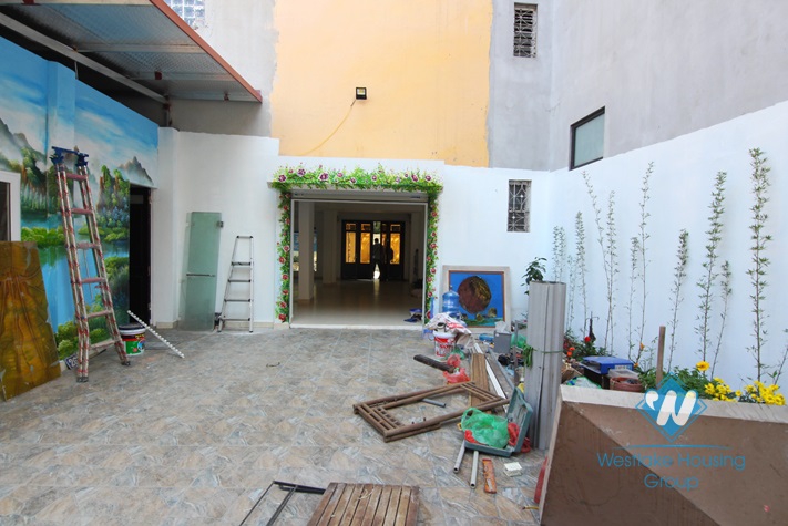 Office or restaurants for rent in Tay ho, Ha noi